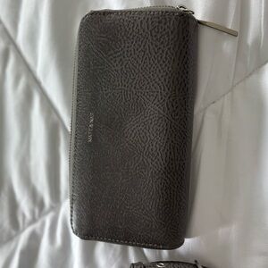 Matt & Nat Sublime Zip Wallet in Dark Gray